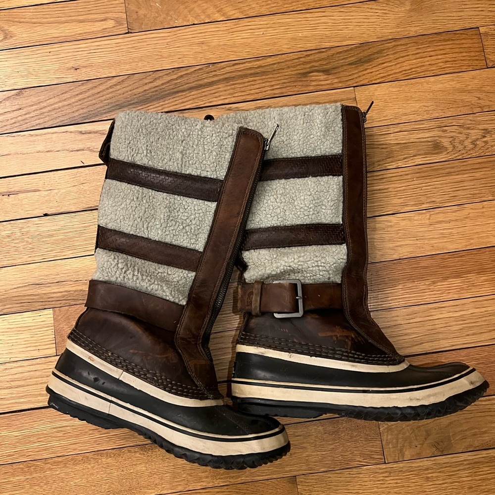 Sorel Women's Helen of Trundra ll Sherpa Snow boots NL1586-319 brown size 8